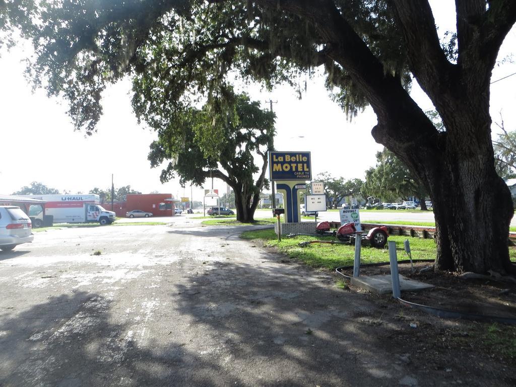 Labelle Motel LaBelle Exterior photo